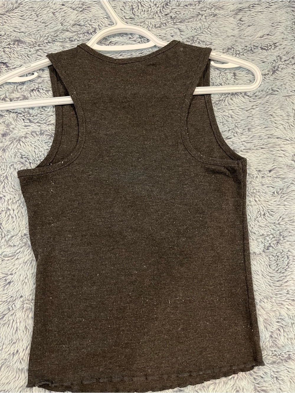 V-Neck Ribbed Tank - Picture 2 of 4
